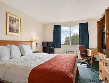 פייף Travelodge By Wyndham Port Of Tacoma Wa מראה חיצוני תמונה