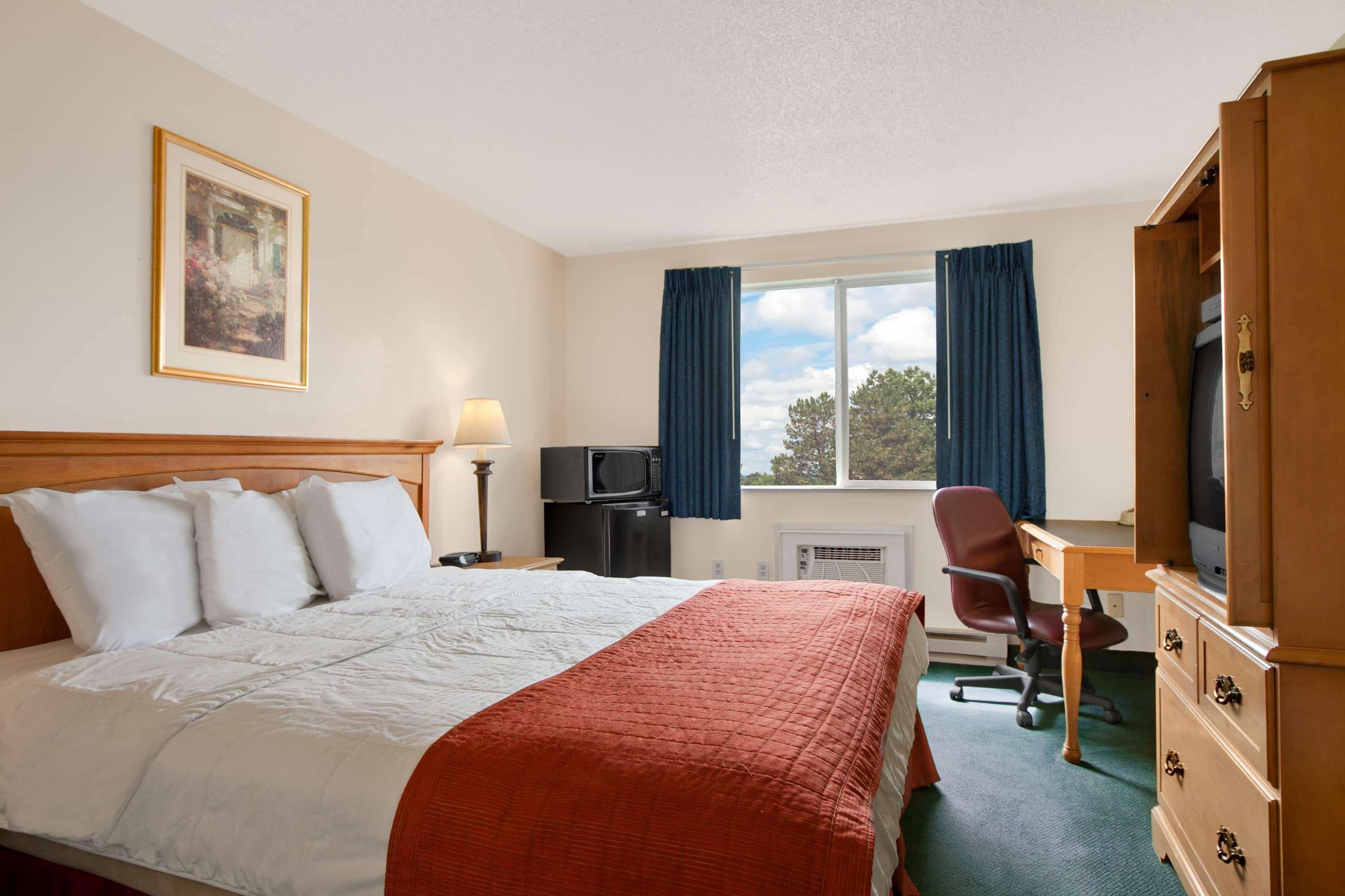 פייף Travelodge By Wyndham Port Of Tacoma Wa מראה חיצוני תמונה